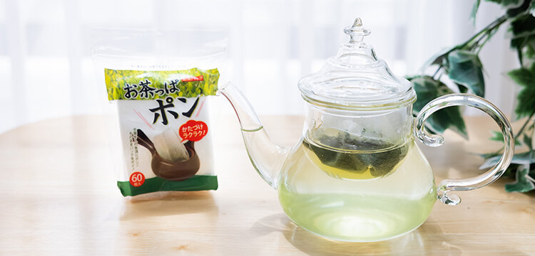 段差付きで口を開きやすく、茶葉を入れやすい